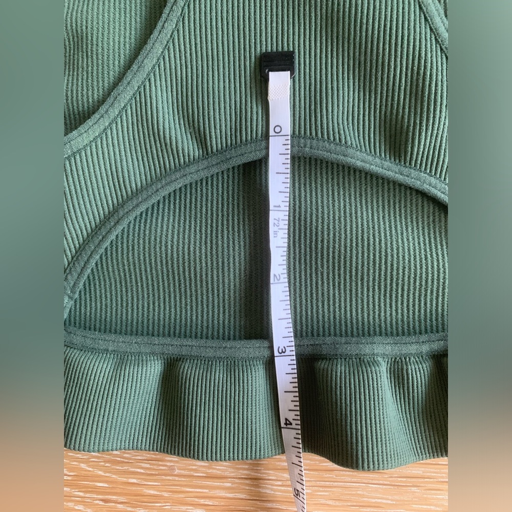Capezio Seamless Rib Crop
TOP (11375W) • Safari Green • XS/S - Picture 14 of 15